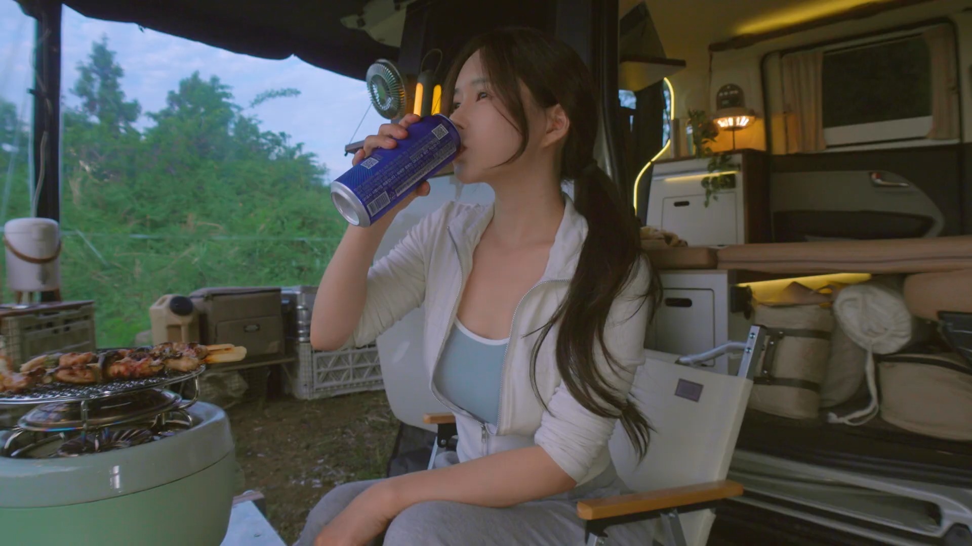 昆明机场通报一航班起落架受损：启动预案，机上旅客安全离机